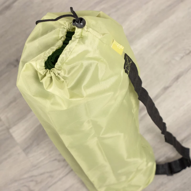 borsa-tappetino-yoga-verde-chiaro-sopra